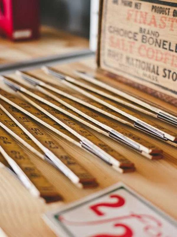 clean minimal aesthetic soft natural image prompt